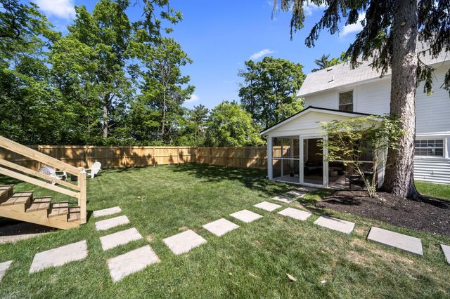 325 W William Street, Delaware, OH 43015