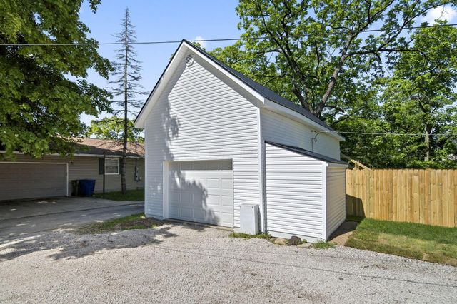 325 W William Street, Delaware, OH 43015