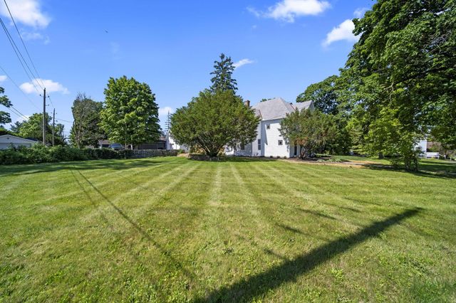 325 W William Street, Delaware, OH 43015