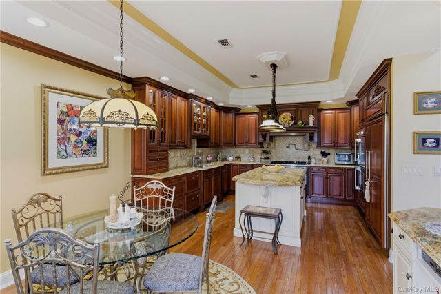 20 Kate Circle, Middle Island, NY 11953