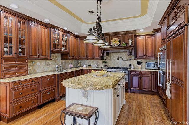 20 Kate Circle, Middle Island, NY 11953