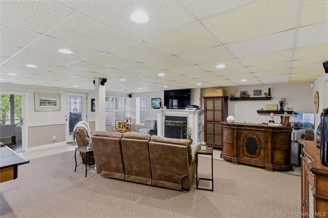 20 Kate Circle, Middle Island, NY 11953