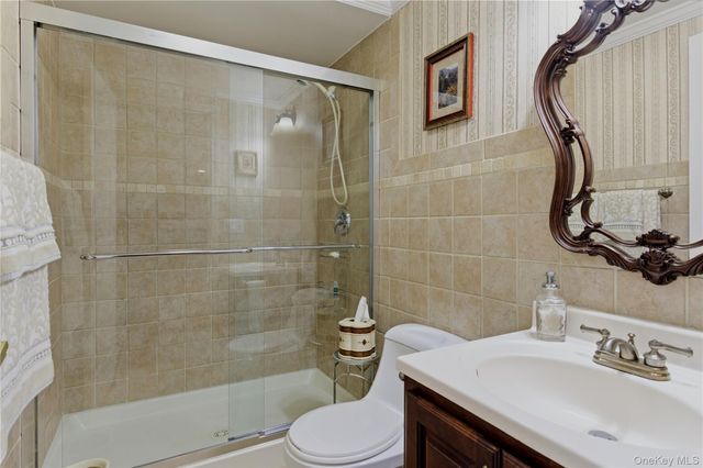 20 Kate Circle, Middle Island, NY 11953