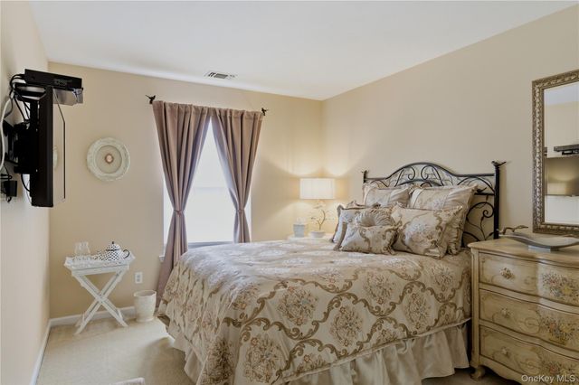20 Kate Circle, Middle Island, NY 11953