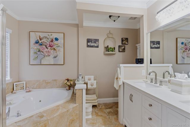 20 Kate Circle, Middle Island, NY 11953