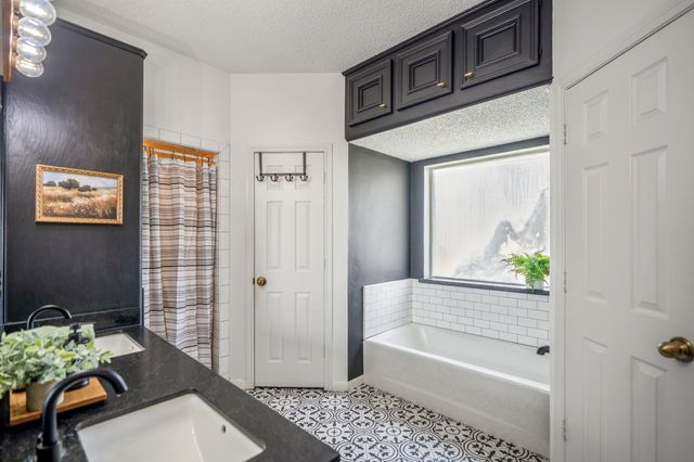 3302 La Reforma Boulevard, Baytown, TX 77521