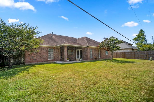 3302 La Reforma Boulevard, Baytown, TX 77521