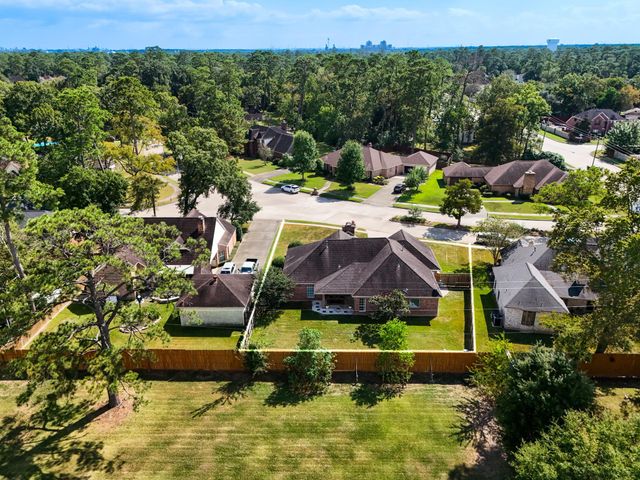 3302 La Reforma Boulevard, Baytown, TX 77521