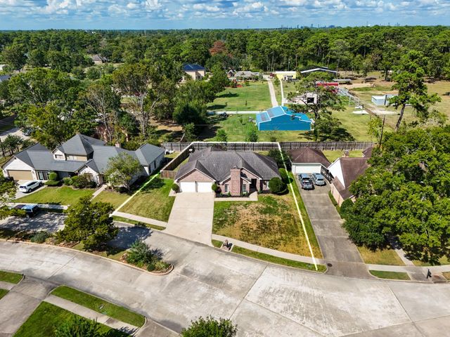 3302 La Reforma Boulevard, Baytown, TX 77521