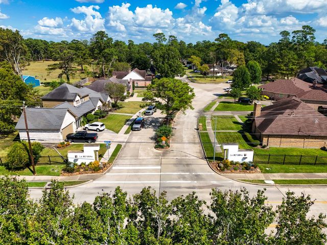 3302 La Reforma Boulevard, Baytown, TX 77521