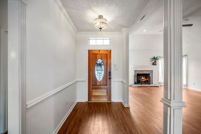 3302 La Reforma Boulevard, Baytown, TX 77521