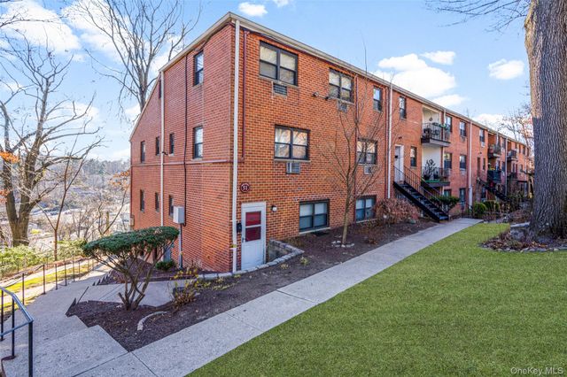 55 Fieldstone Drive 69, Hartsdale, NY 10530
