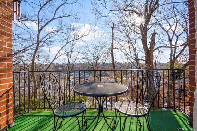 55 Fieldstone Drive 69, Hartsdale, NY 10530