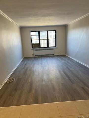 98-76 Queens Boulevard 6H, Rego Park, NY 11374