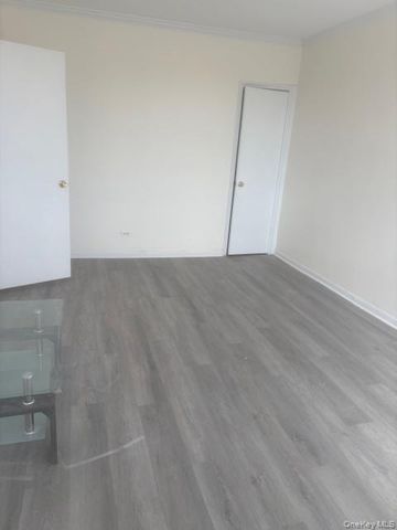 98-76 Queens Boulevard 6H, Rego Park, NY 11374