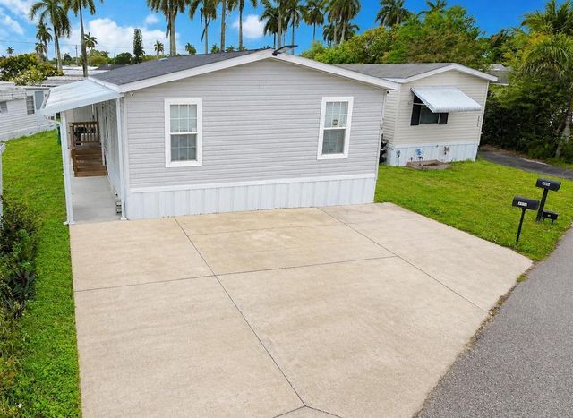 8516 SW 17th Court, Davie, FL 33324