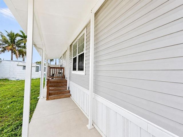 8516 SW 17th Court, Davie, FL 33324