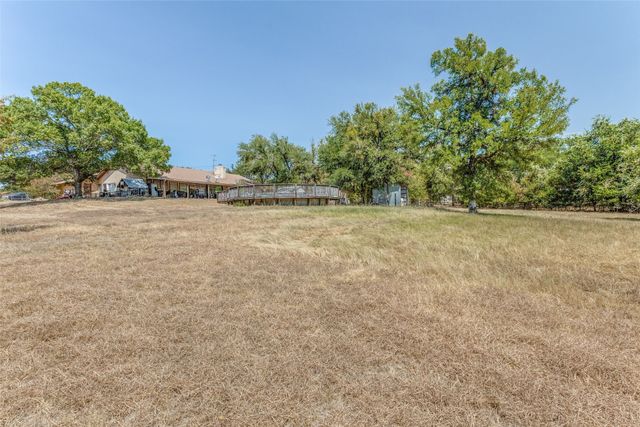 885 Kyle Circle, Reno, TX 76020