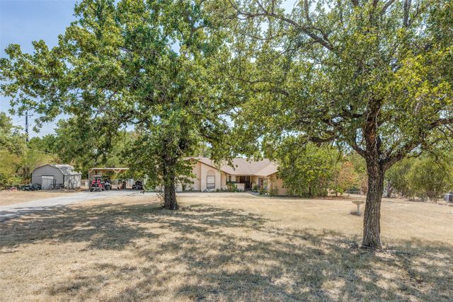 885 Kyle Circle, Reno, TX 76020