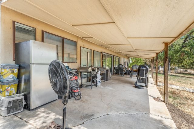 885 Kyle Circle, Reno, TX 76020