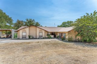 885 Kyle Circle, Reno, TX 76020