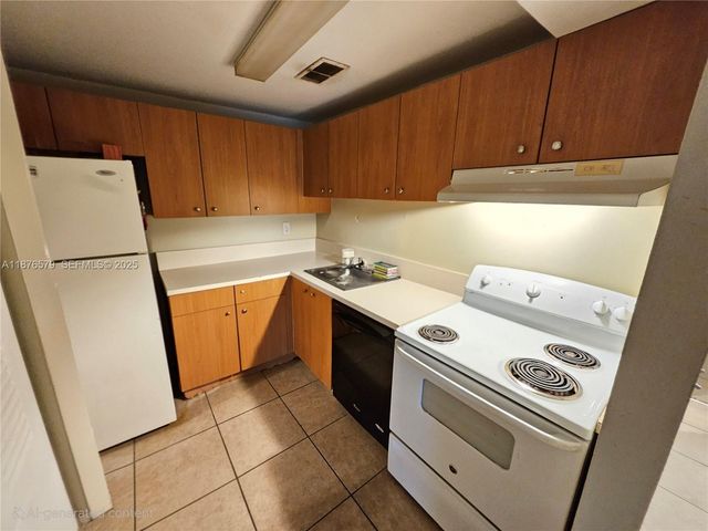 411 Executive Center Drive 209, West Palm Beach, FL 33401