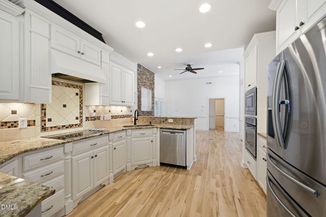 6721 Wavcott Drive, Fuquay Varina, NC 27526