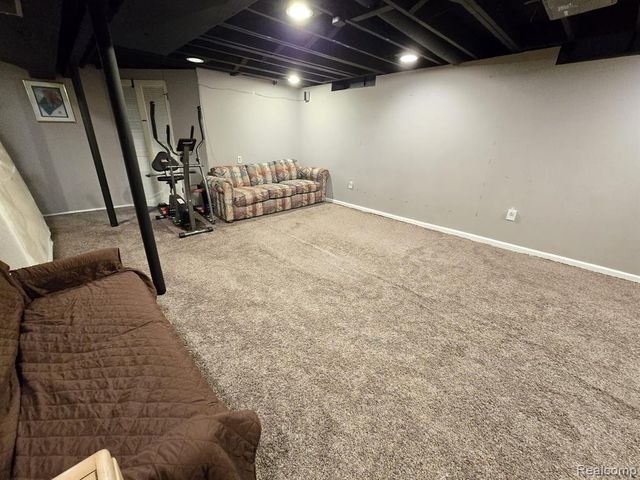 5054 Carnaby Drive, Troy, MI 48085