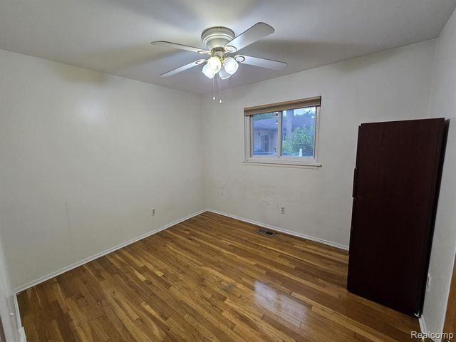 5054 Carnaby Drive, Troy, MI 48085