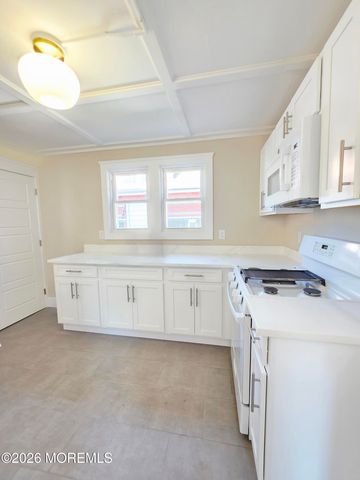 39 E Sunset Avenue, Red Bank, NJ 07701