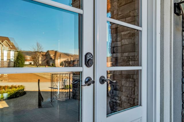 100 Glenway Pt, Lebanon, TN 37087