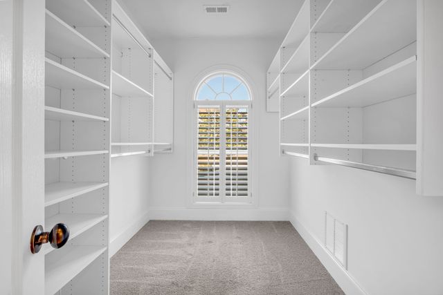 100 Glenway Pt, Lebanon, TN 37087