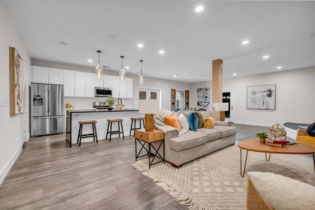 100 Glenway Pt, Lebanon, TN 37087