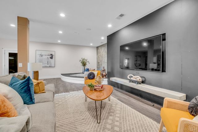 100 Glenway Pt, Lebanon, TN 37087