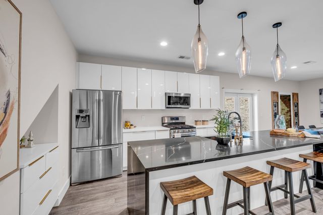 100 Glenway Pt, Lebanon, TN 37087