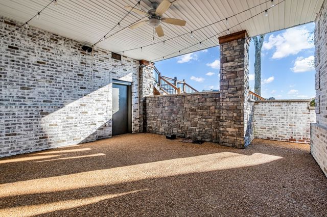 100 Glenway Pt, Lebanon, TN 37087