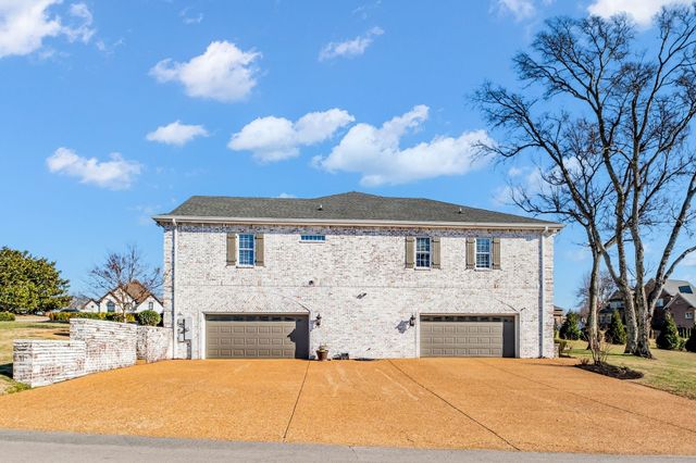 100 Glenway Pt, Lebanon, TN 37087