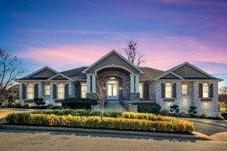 100 Glenway Pt, Lebanon, TN 37087