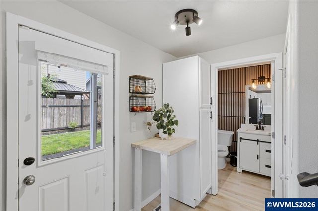 3523 College Loop Lp SE, Albany, OR 97322