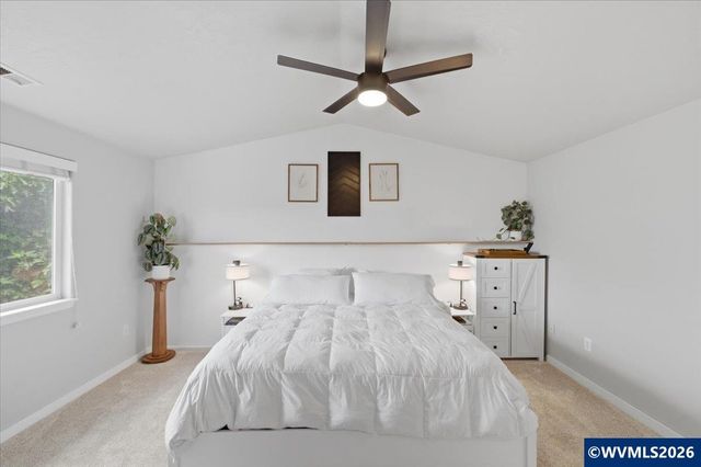 3523 College Loop Lp SE, Albany, OR 97322