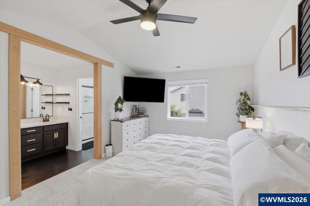3523 College Loop Lp SE, Albany, OR 97322