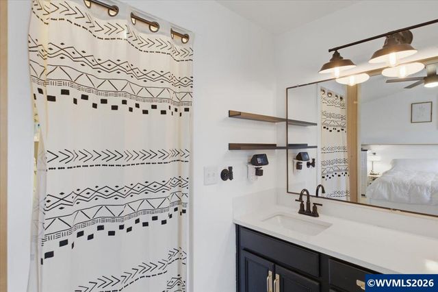 3523 College Loop Lp SE, Albany, OR 97322