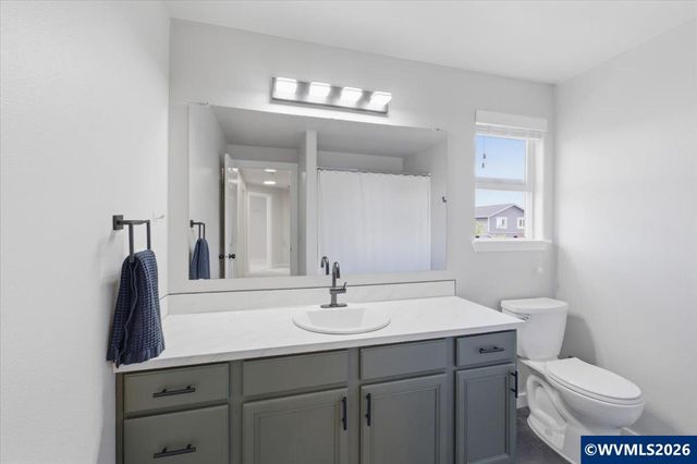 3523 College Loop Lp SE, Albany, OR 97322