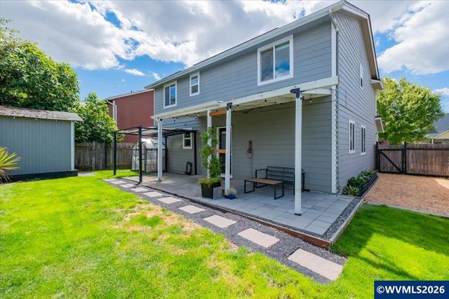 3523 College Loop Lp SE, Albany, OR 97322