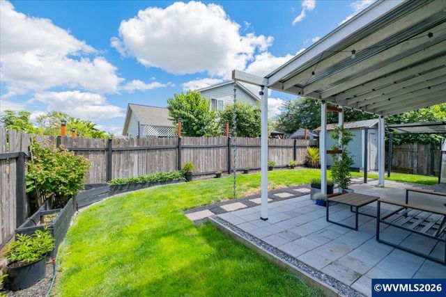 3523 College Loop Lp SE, Albany, OR 97322
