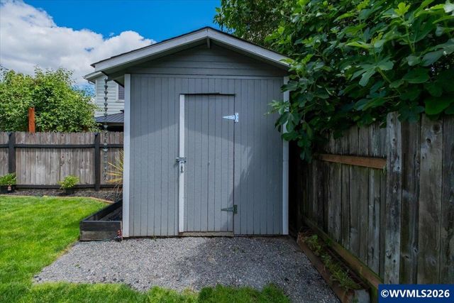 3523 College Loop Lp SE, Albany, OR 97322