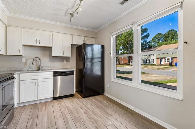 1112 Meadow Sage LN, Virginia Beach, VA 23464