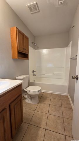 5011 Summit Pass Apt 3, San Antonio, TX 78229