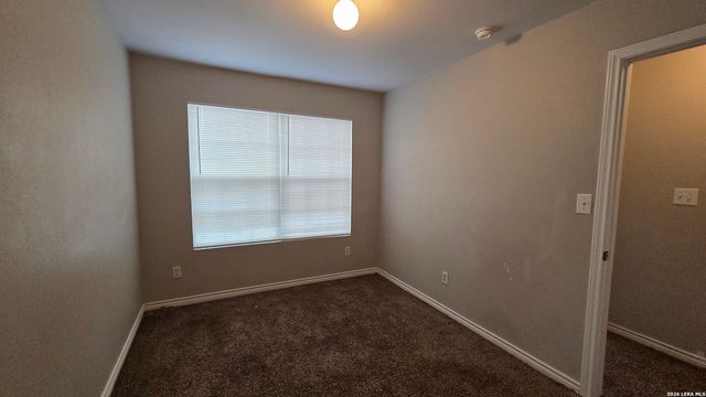 5011 Summit Pass Apt 3, San Antonio, TX 78229