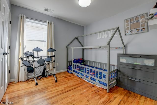 1008 E Grand St, Elizabeth City, NJ 07201